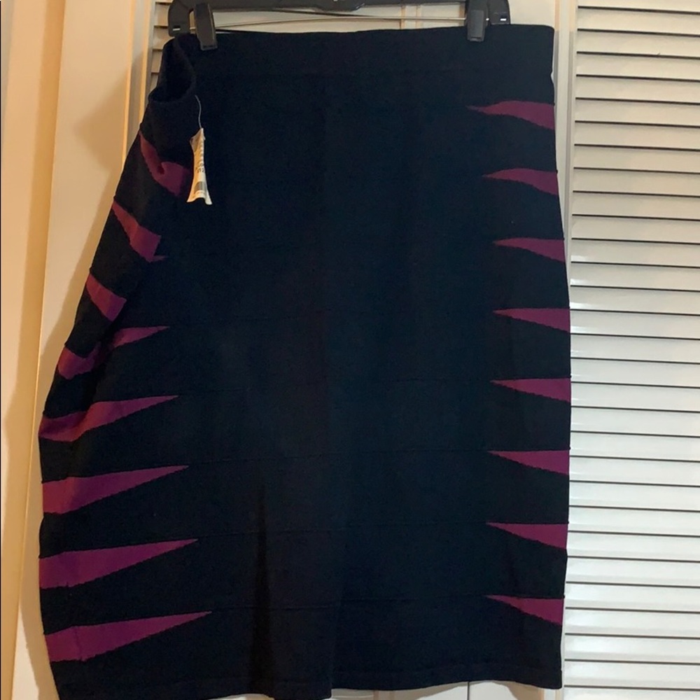 NWT 89th & Madison bandage skirt, black and magenta slanted stripes size 26W
